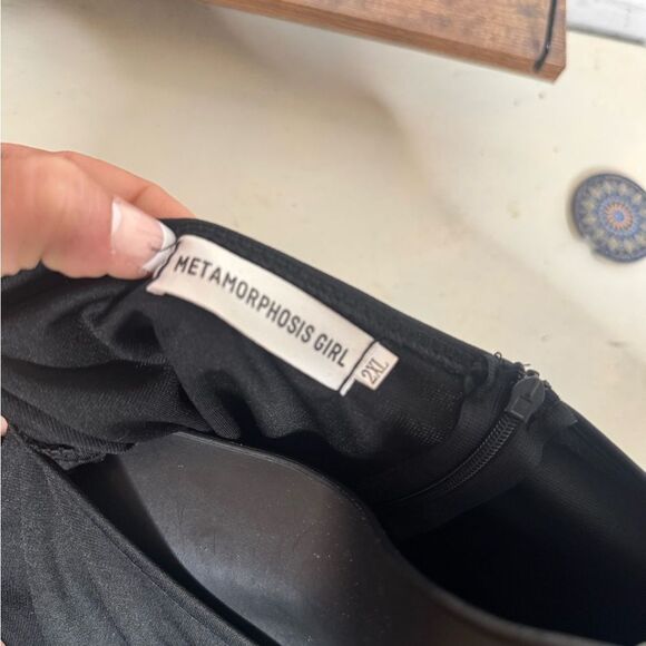 Metamorphosis Girl Long Sleeve Black Dress With Pockets XL 1X - Picture 8 of 8